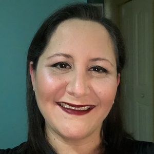 Meet your Posher, Roxana